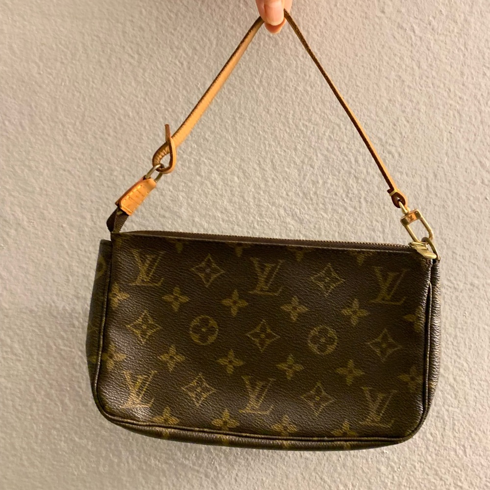 ❌SOLD❌vintage Louis Vuitton Monogram Pochette